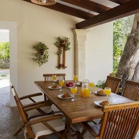 Sleeps 8 With Pool Air Con And Wifi Pollenca